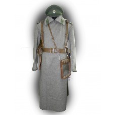 Шинель для нижних чинов РИА обр. 1911г. с знаками отличия офицерского состава РИА и в снаряженни офицеров РИА обр. 1912г. Образец комплектования.